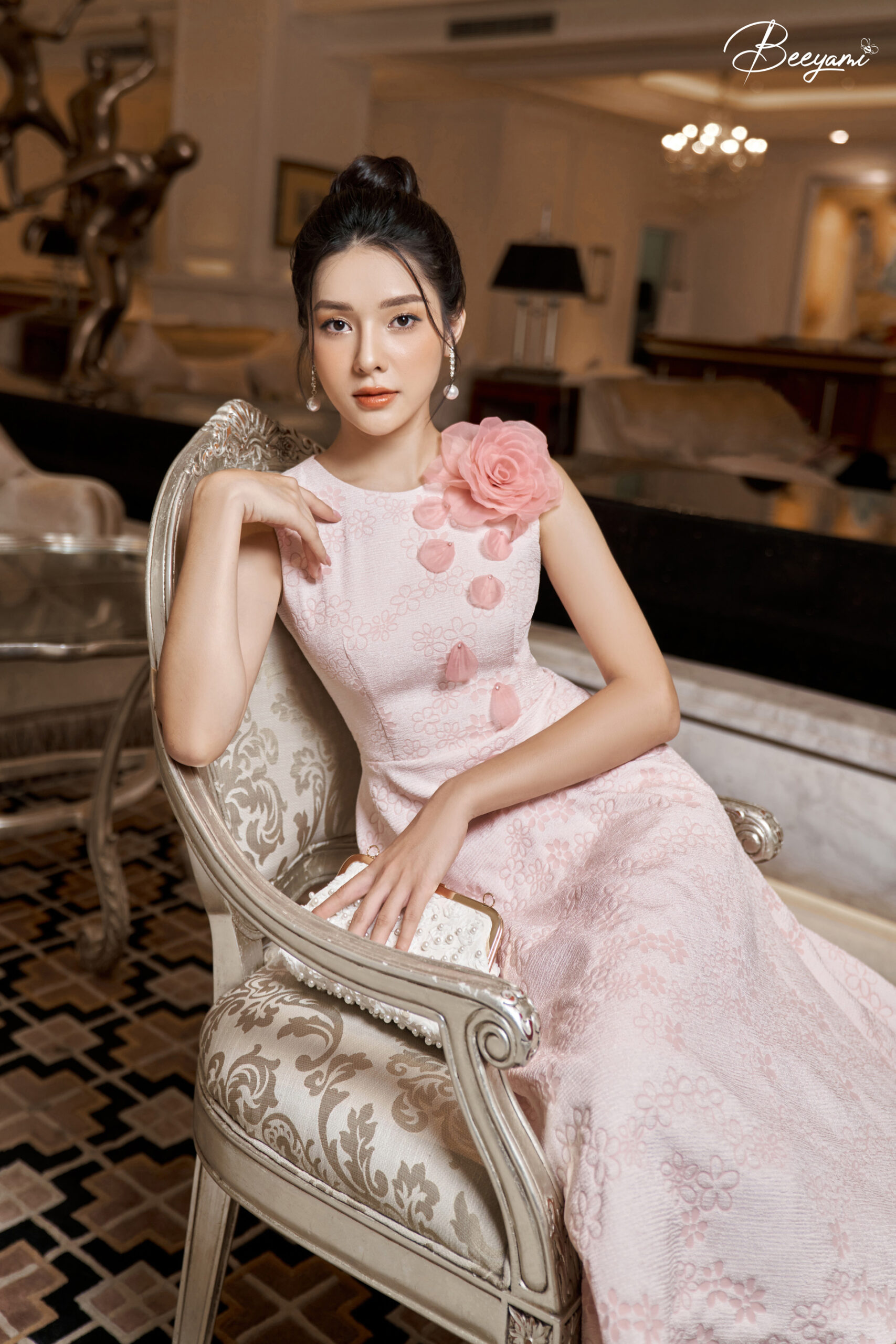 dam xoe du tiec sat nach - 3 Đầm Xòe Dự Tiệc Sát Nách Pink For A Party